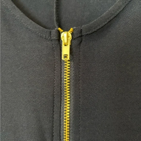 89th & Madison NWT Soft Knit Navy Top With Cuffed Short Sleeves - Picture 7 of 7